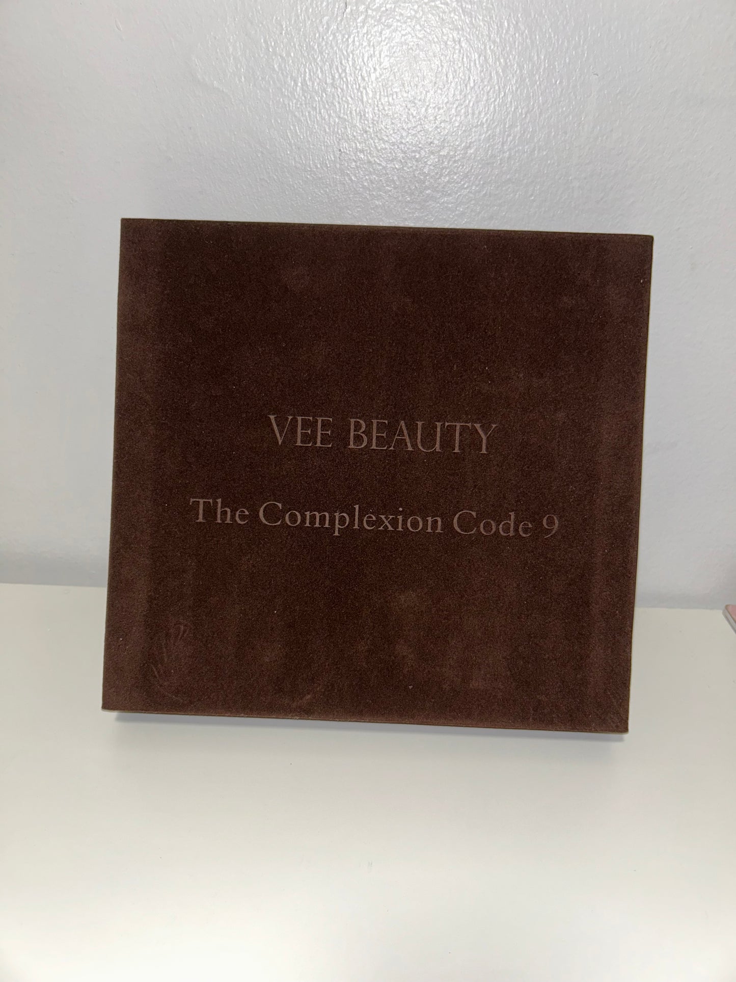 Boîte Vee beauty the complexion code 9 - poudre