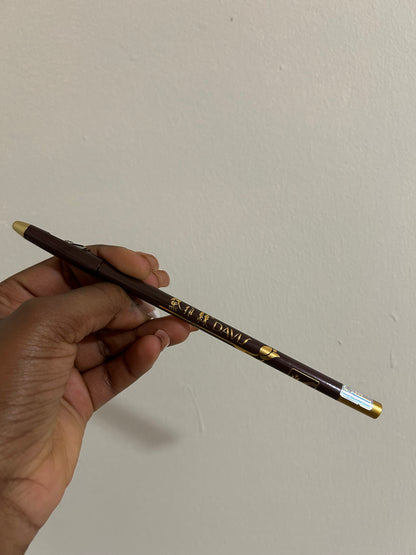 Crayon Davis ( crayon à lèvres, eye-liner, sourcils)