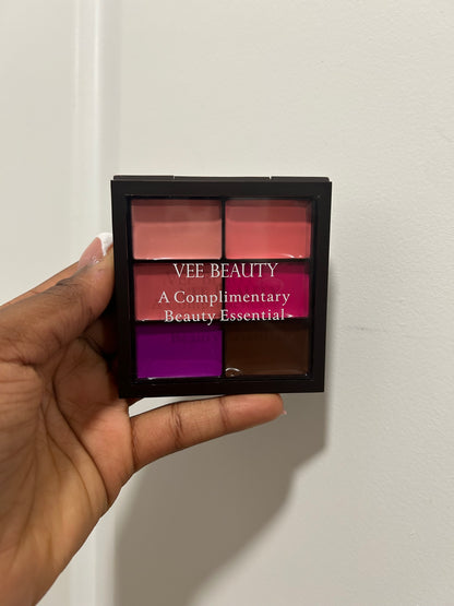 Complimentary beauty essential Vee beauty ( blush et  rouge à lèvres