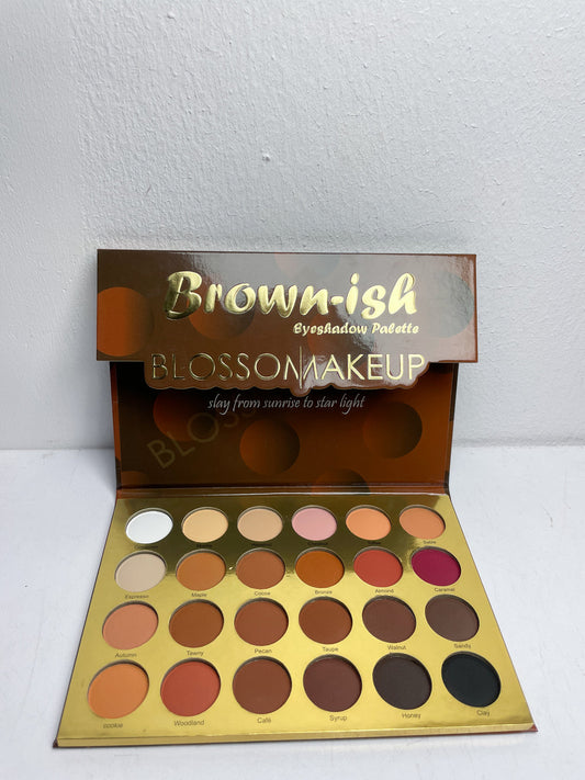 Brownish eyeshadow palette Blossom makeup