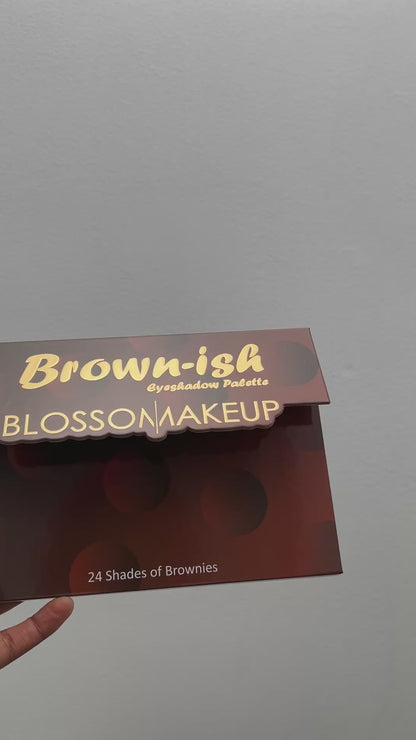 Brownish eyeshadow palette Blossom makeup