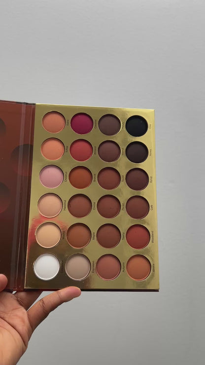 Brownish eyeshadow palette Blossom makeup